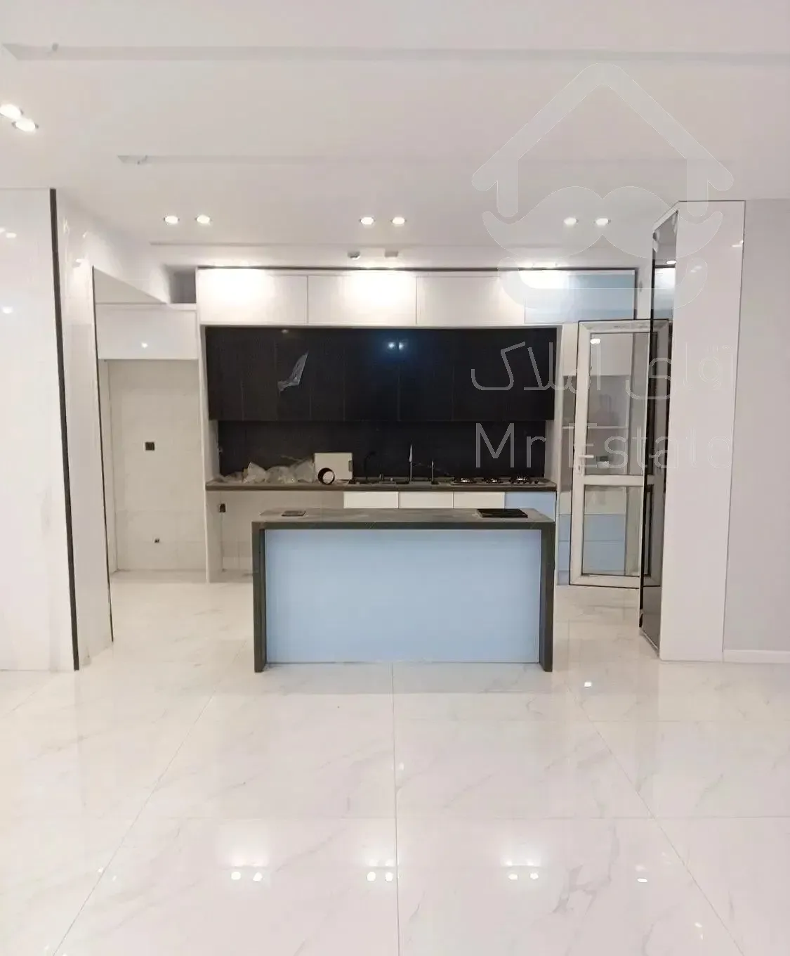 فاطمی لارستان ۱۵۰ متر سه خوابه کلید نخورده