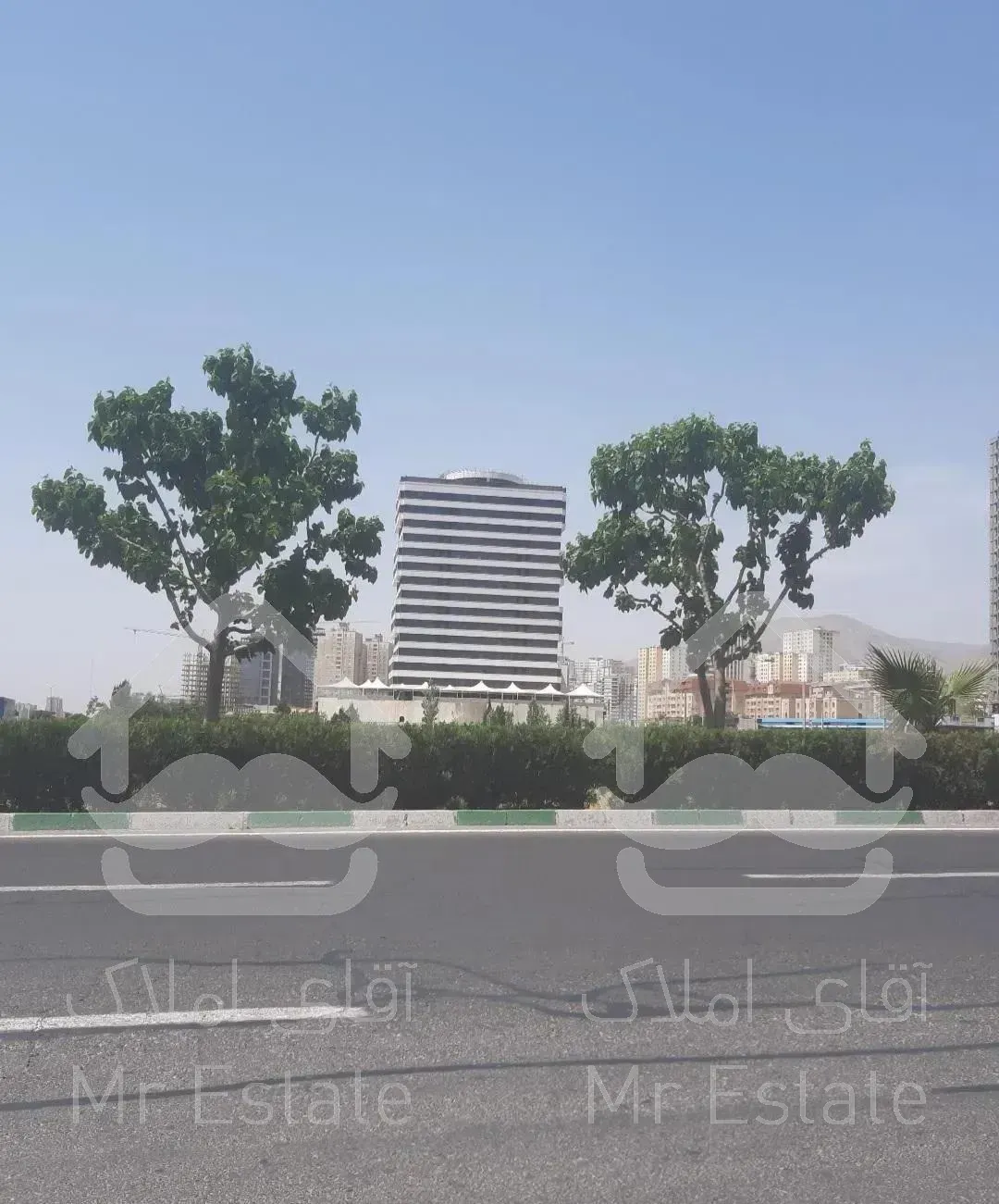 رهن ۲۶ ماهه ۱۰۰ متر اداری کنتراست مال دریاچه چیتگر