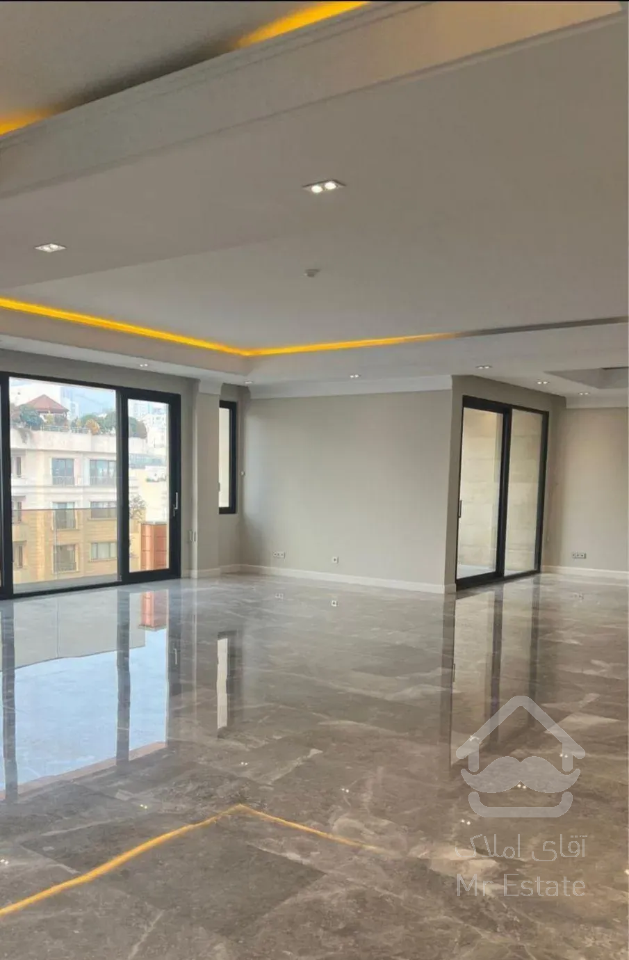 200متری3خواب/فول امکانات وکم واحد/ویو ابدی