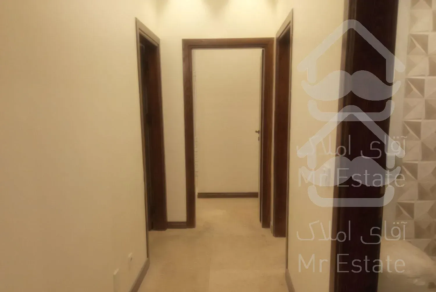 میدان ونک توانیر شمالی 190متر نوساز طبقه اول