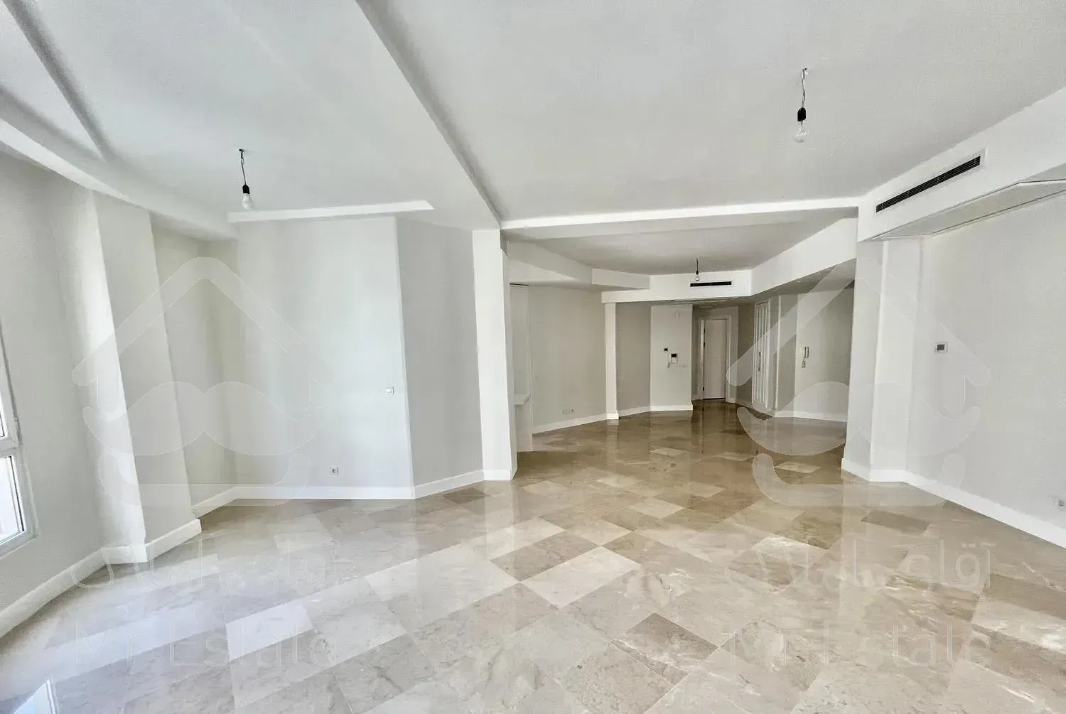 فرشته ١٥٩ متر شمیرانی دید و نور ارتفاع سقف