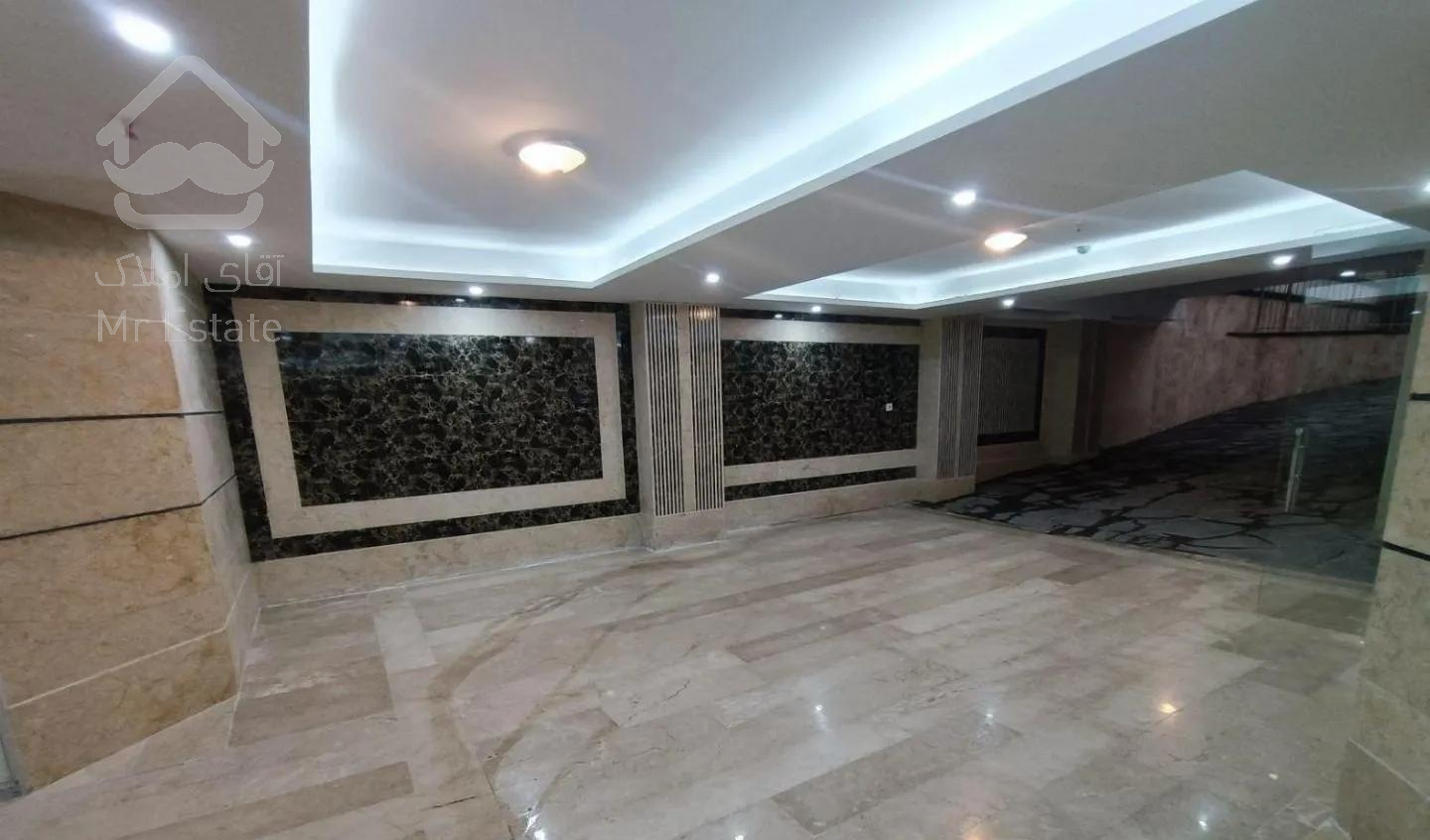 ۱۱۲متر طبقه سوم لابی سالن اجتماعات لارستان