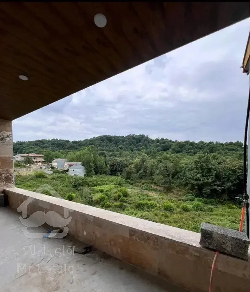 تک واحدی ویو جنگل تراس بزرگ