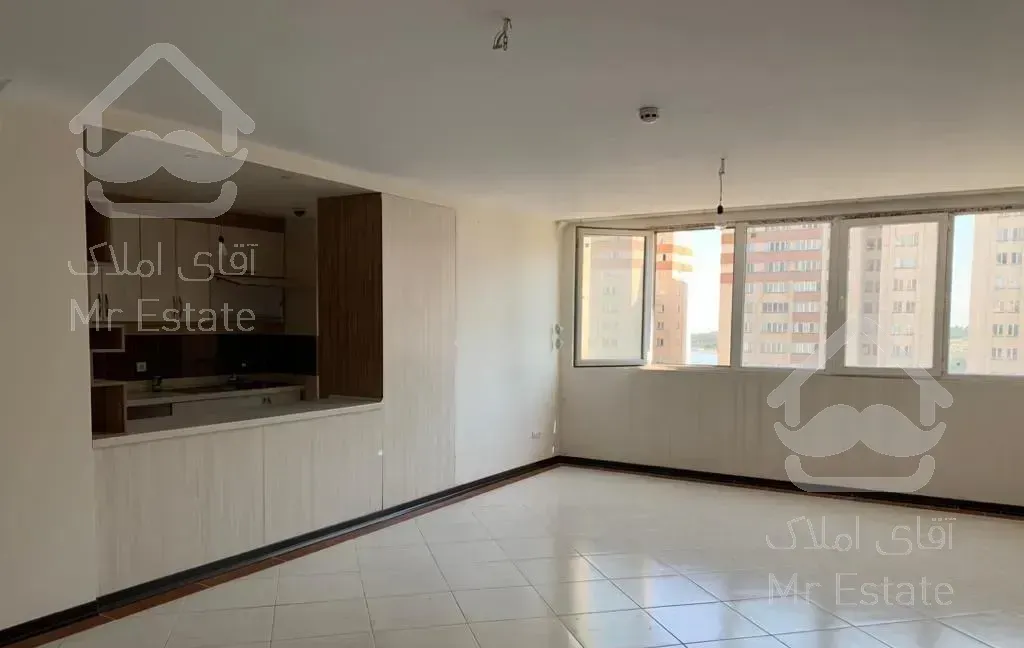 برج آسمان.110متر.دریاچه