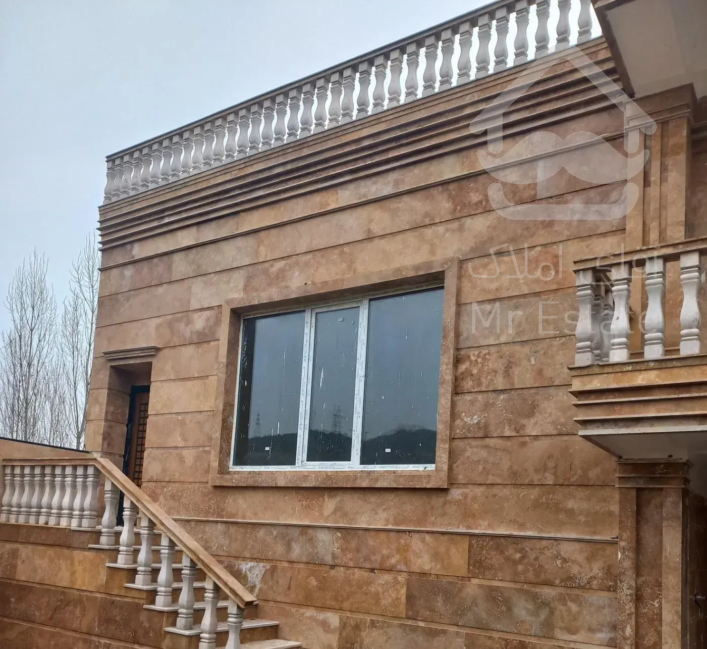 ویلا روی بلندی جای دنج