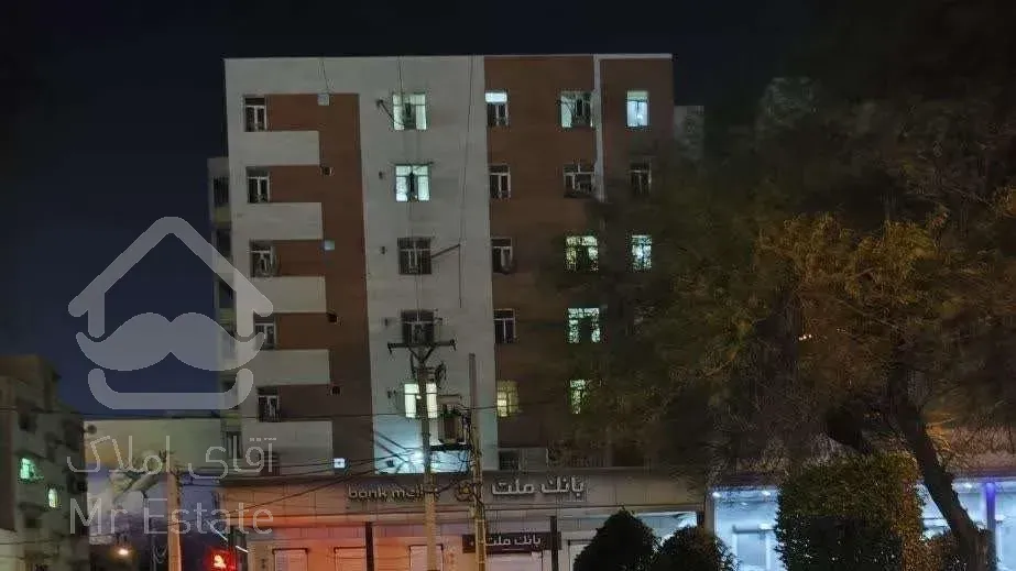 70متری شیک دربهترین لوکیشن بلوارایمان نبش خ1سپیدار