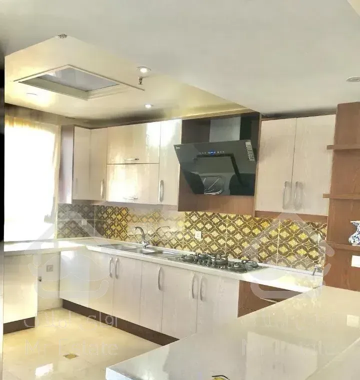 کاشانی آلاله شرقی 80 متر طبقه اول 2 خواب