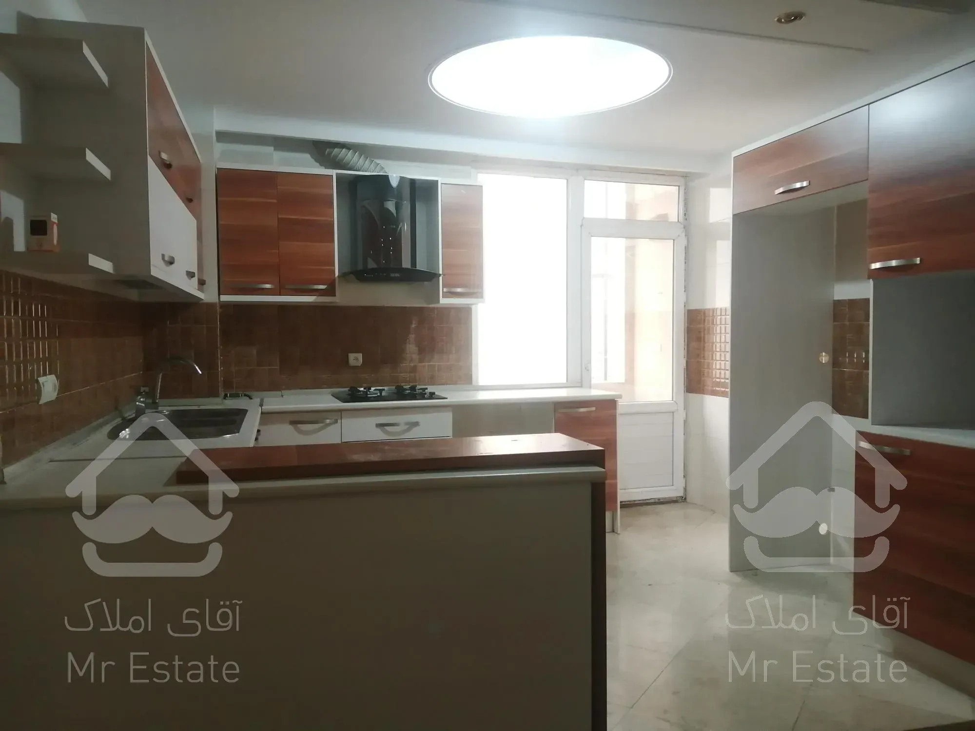 کاشانی بهنام ۹۵ متر فول امکانات تخلیه