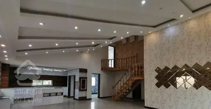 ویلانیم پیلوت نما رومی *سنددار*داخل بافت مسکونی