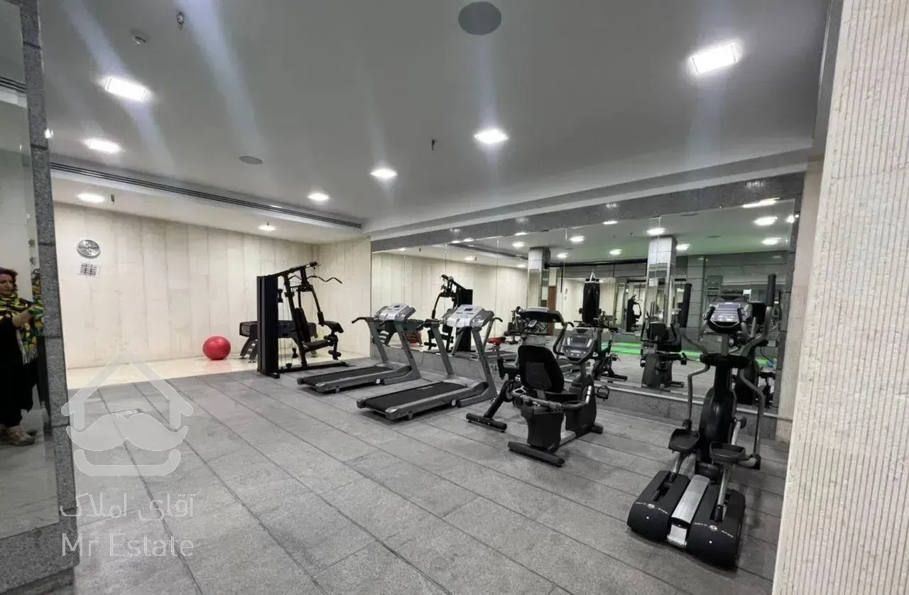 ۲۰۰ متر آپارتمان برند*قلب دروس*کلید نخورده