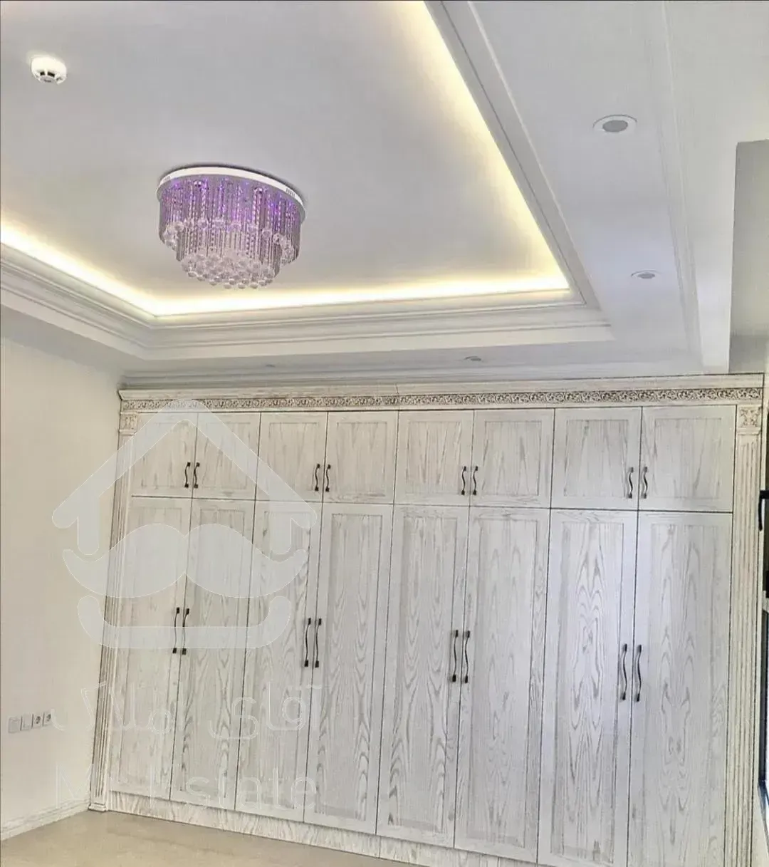 200متر    سه خواب  ونک  شیخ بهایی