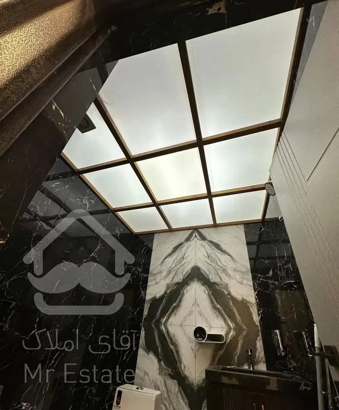 فروش فوری ویلا استخردار نوساز لاکچری