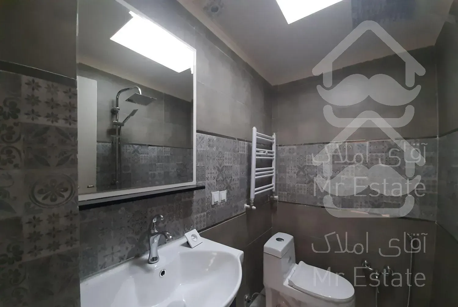 ۱۲۵ متر - نما کلاسیک - سوهانک