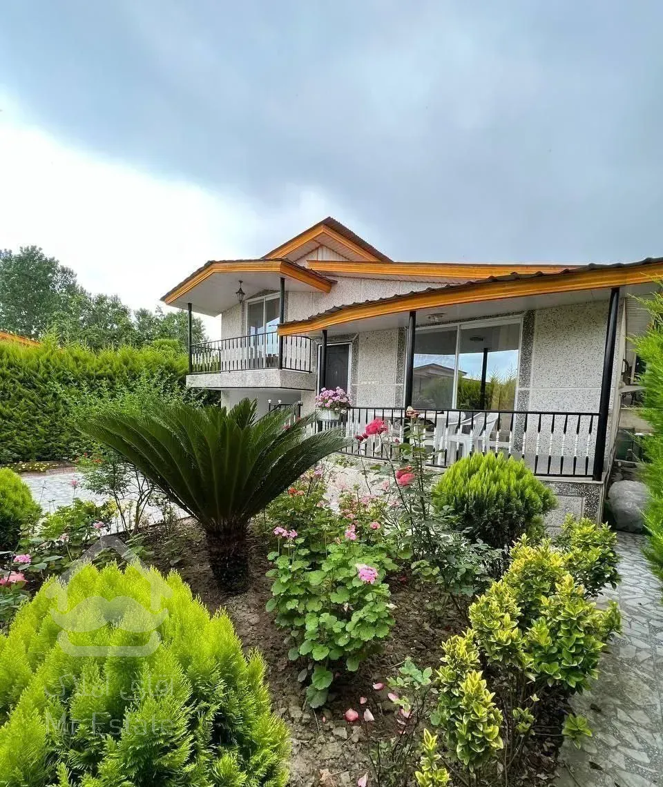 باغچه نیم پیلوت ۲۲۰م مشجر/مبله/سند ششدانگ