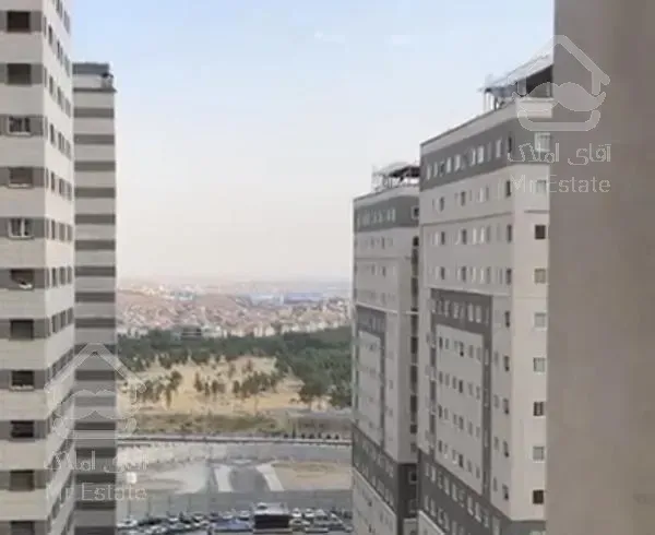 80 متر یک خواب کلید نخورده فول امکانات