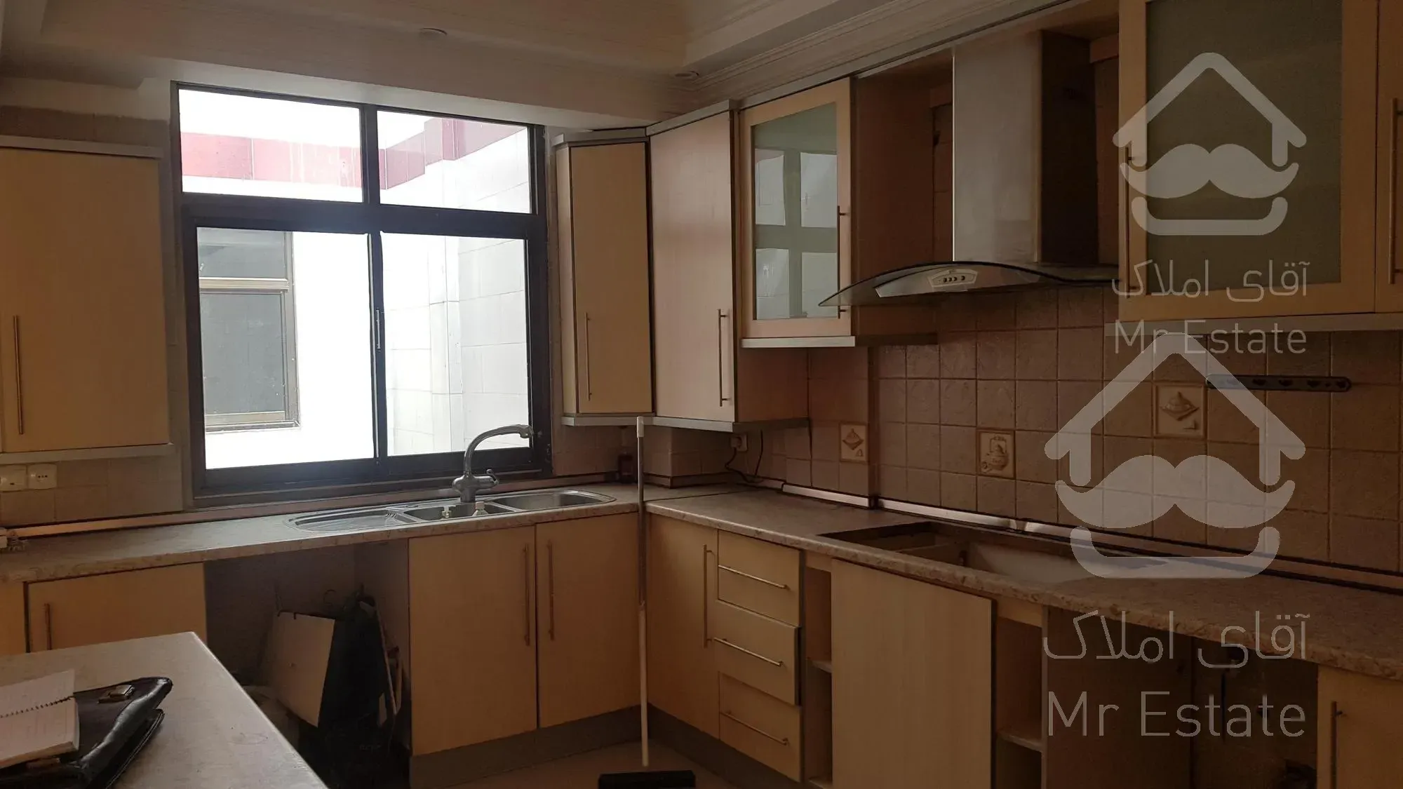 ۱۵۰ متر ظفر _ خاص