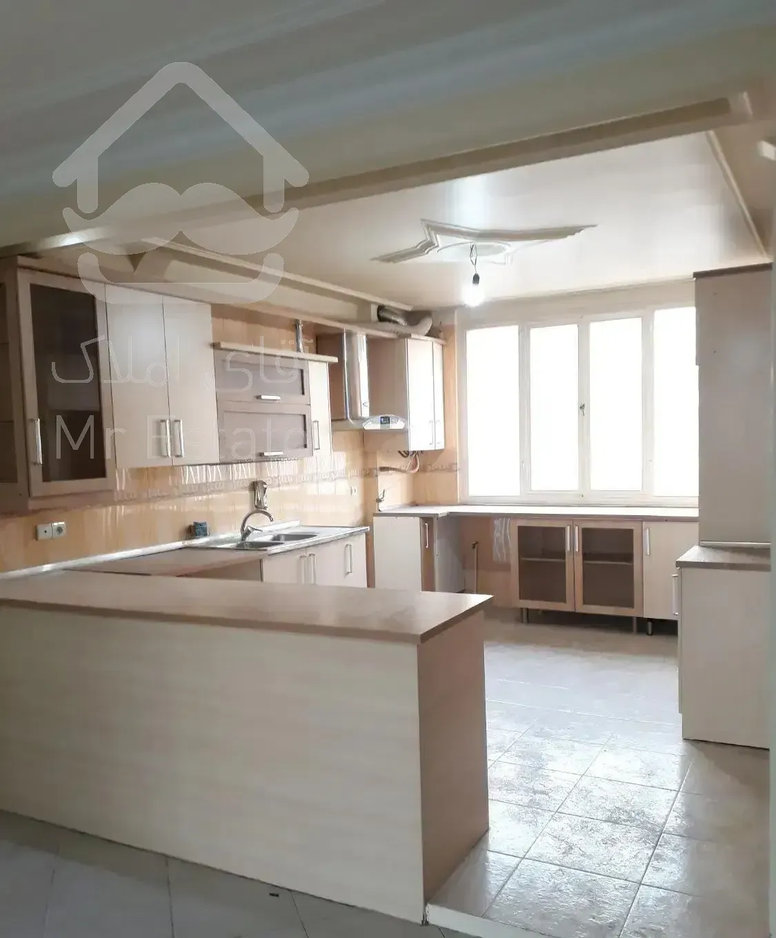 83 متر تکواحد + بالکن و انبار