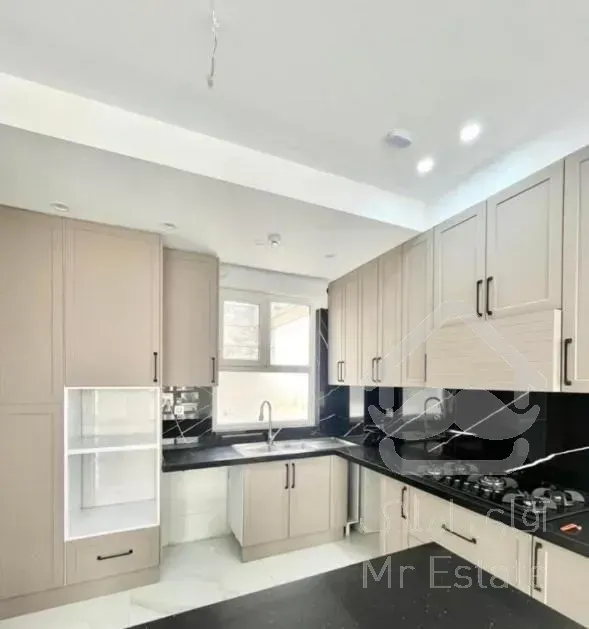 نیاوران/۹۰متر/غرق در نور