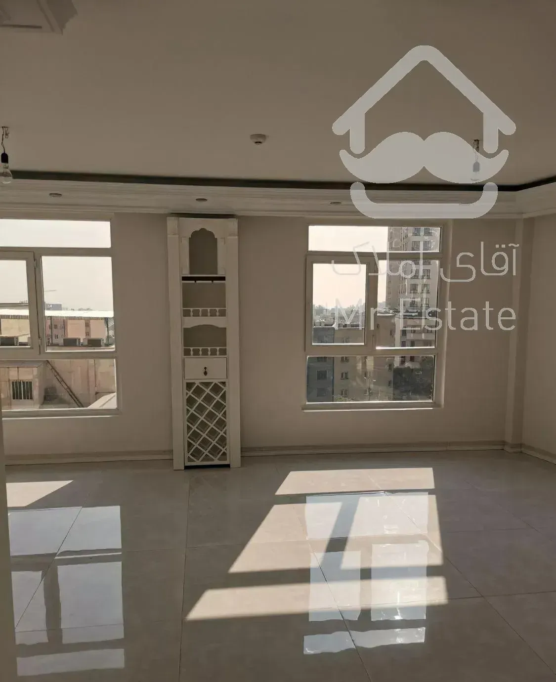 ۱۳۰ متر آپارتمان فروش در اندرزگو غرق نور