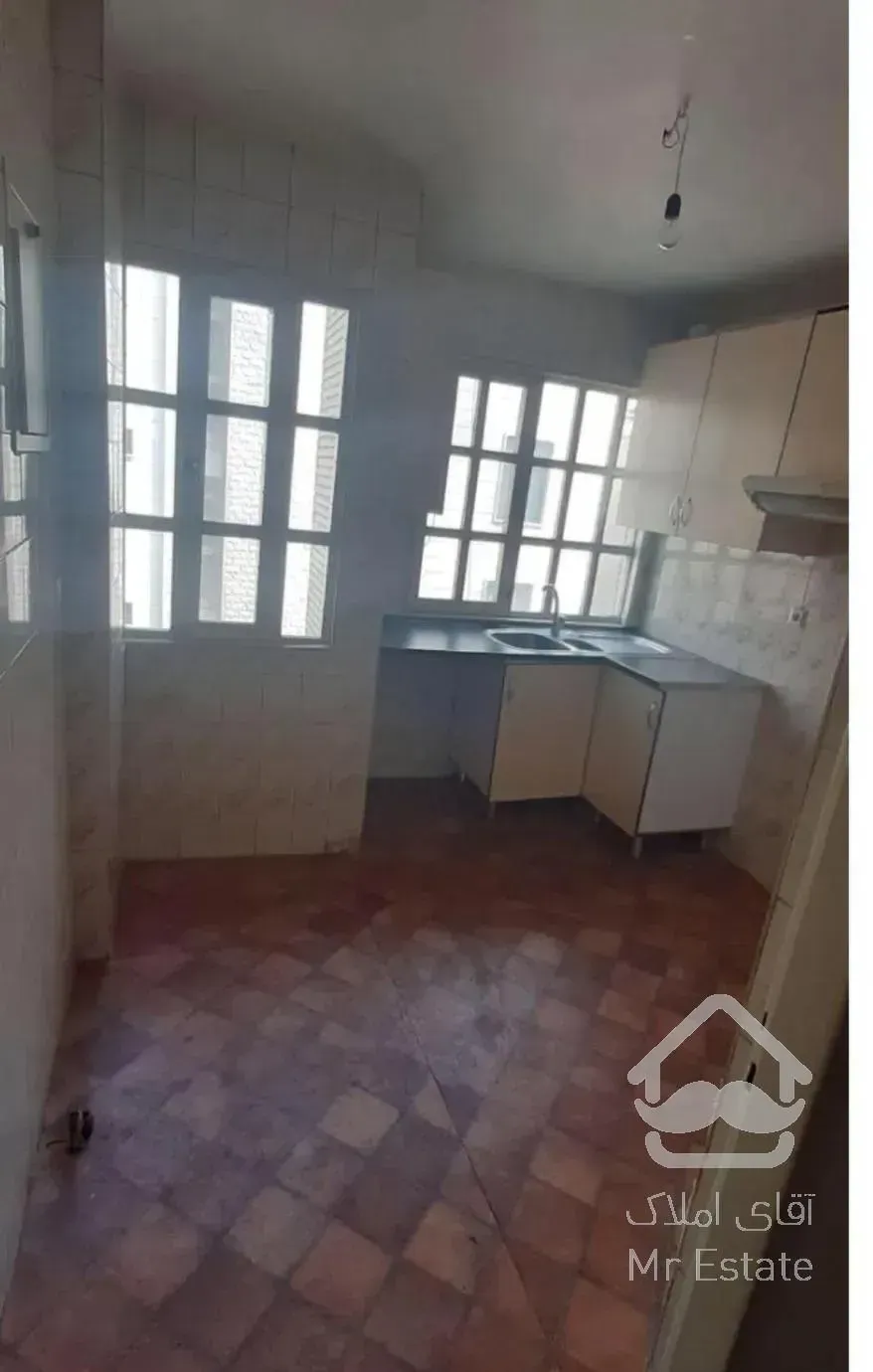 فرعی شمال فاطمی/گلها۹۶ متر با امکانات