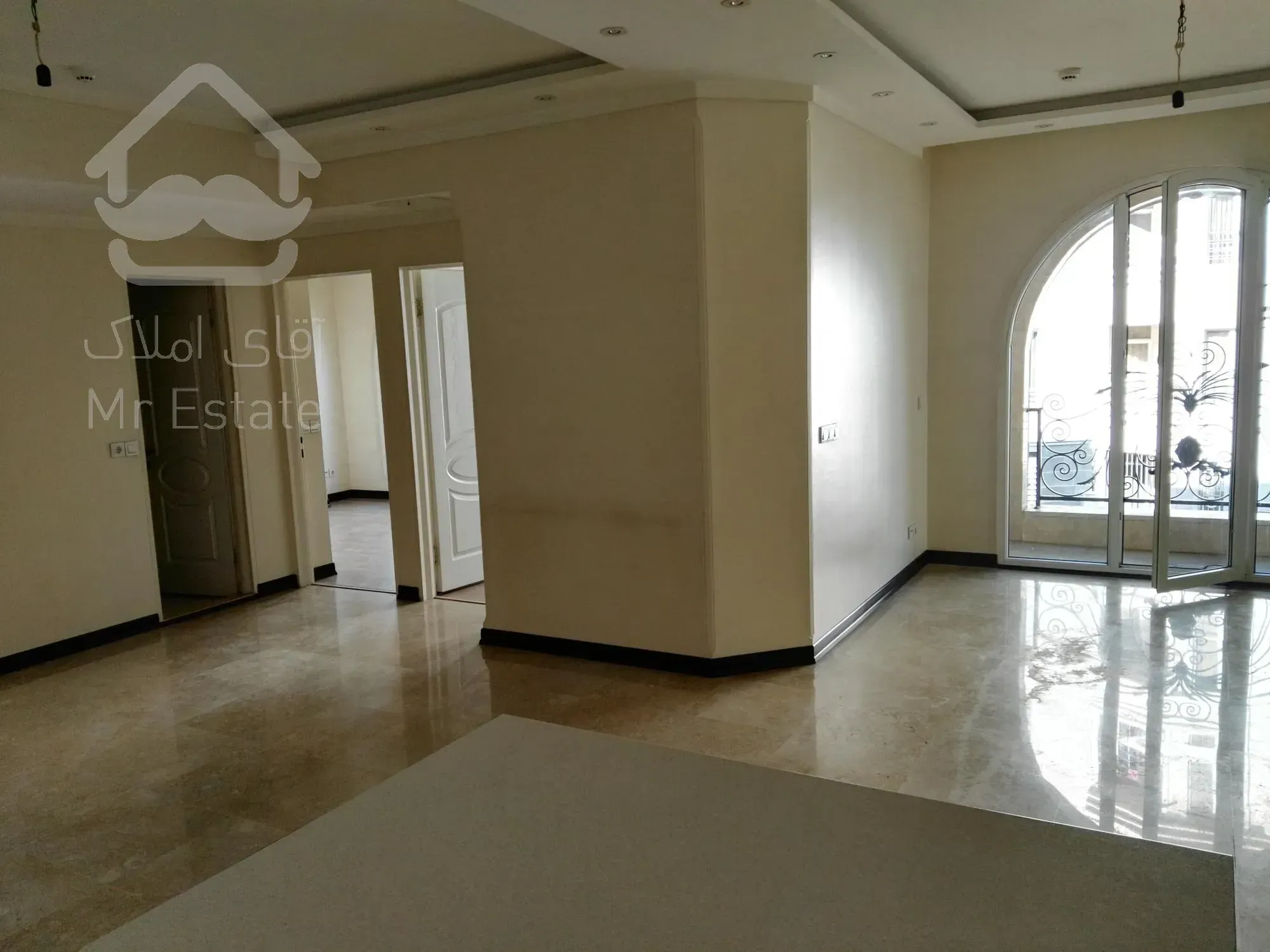 اجاره‌ آپارتمان دو خوابه سوپر لوکس صادقیه بلوار فردوس شرق