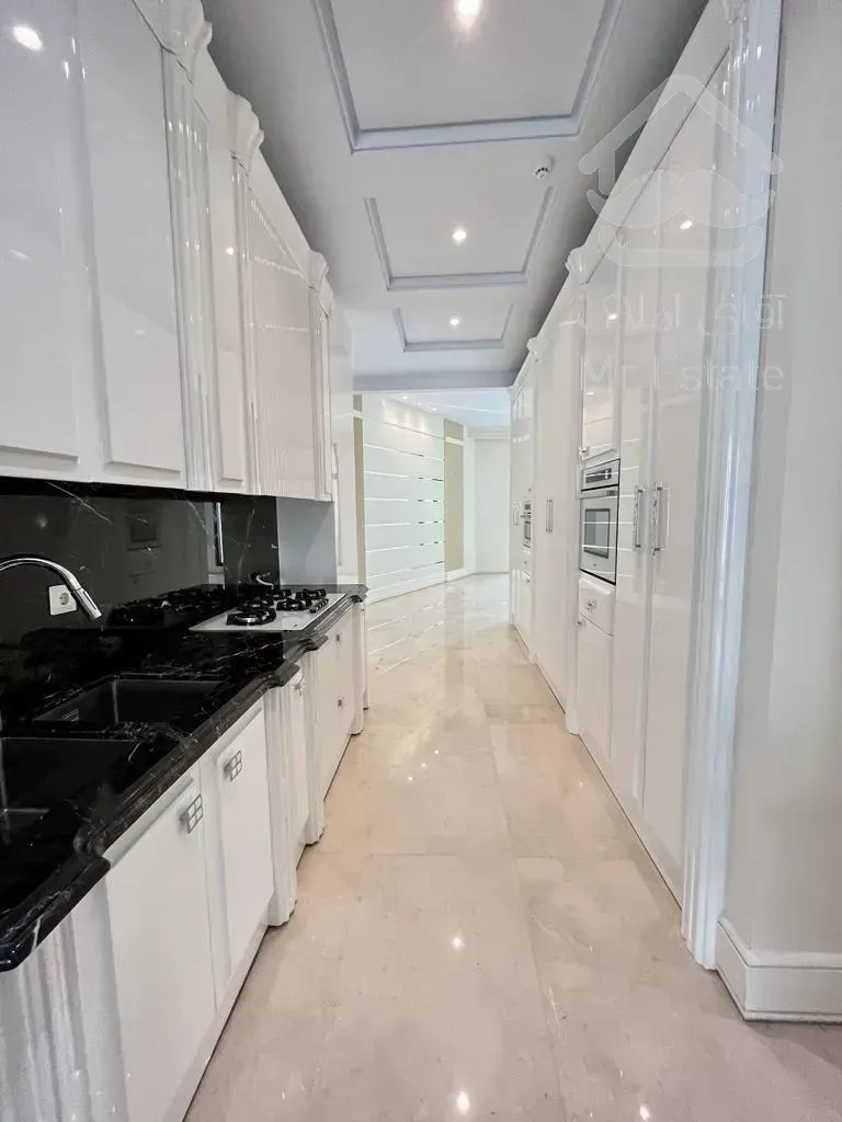 فروش اپارتمان 215 متری زعفرانیه