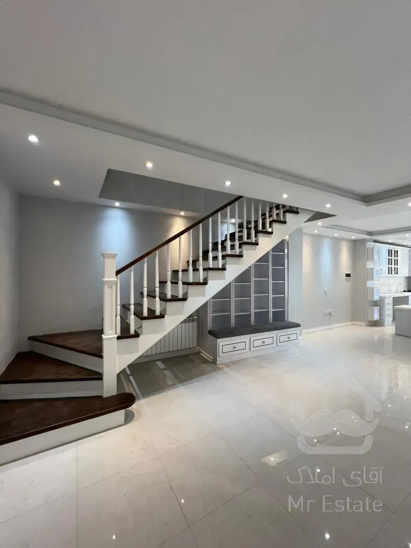 فروش ویلای ۳۱۰ متری تریبلکس سی متری