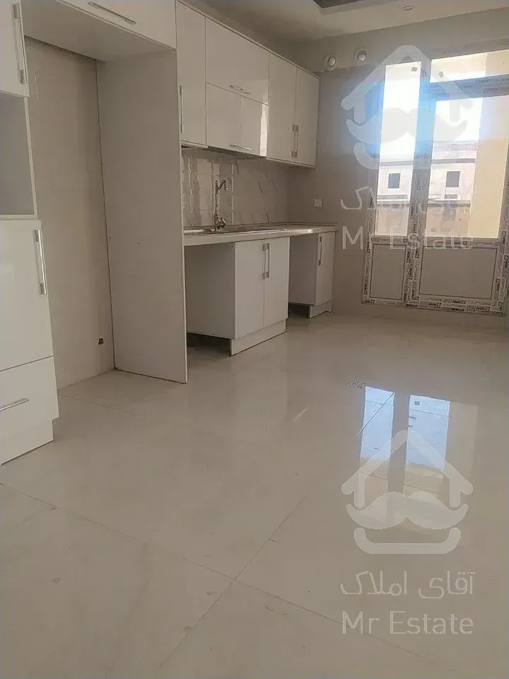 واحد ویودار ۱۳۰ متری ۲ خواب/در برج مجلل پاسداران