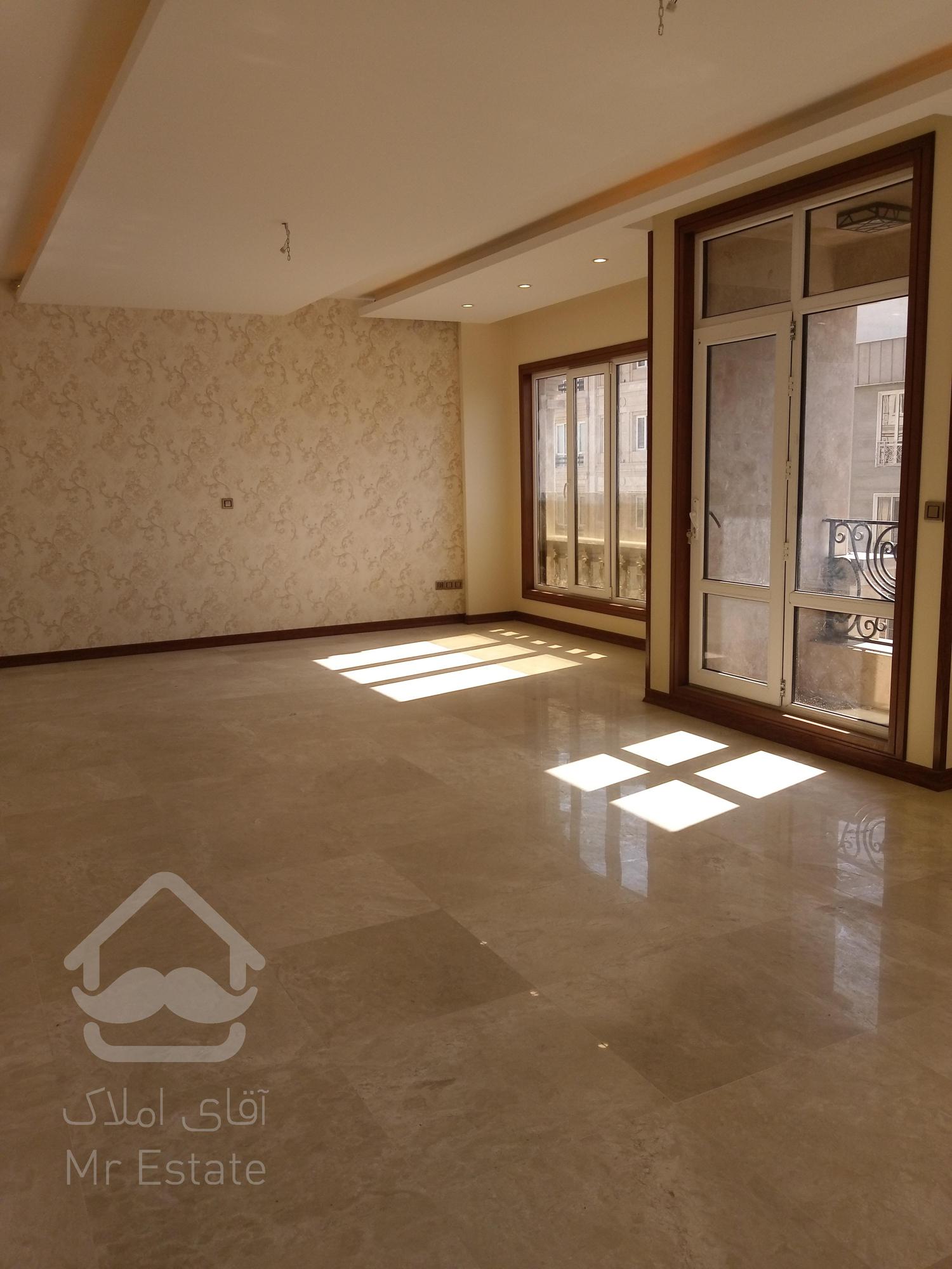 آپارتمان 170 متری ، روف گاردن ، 2 پارکینگ