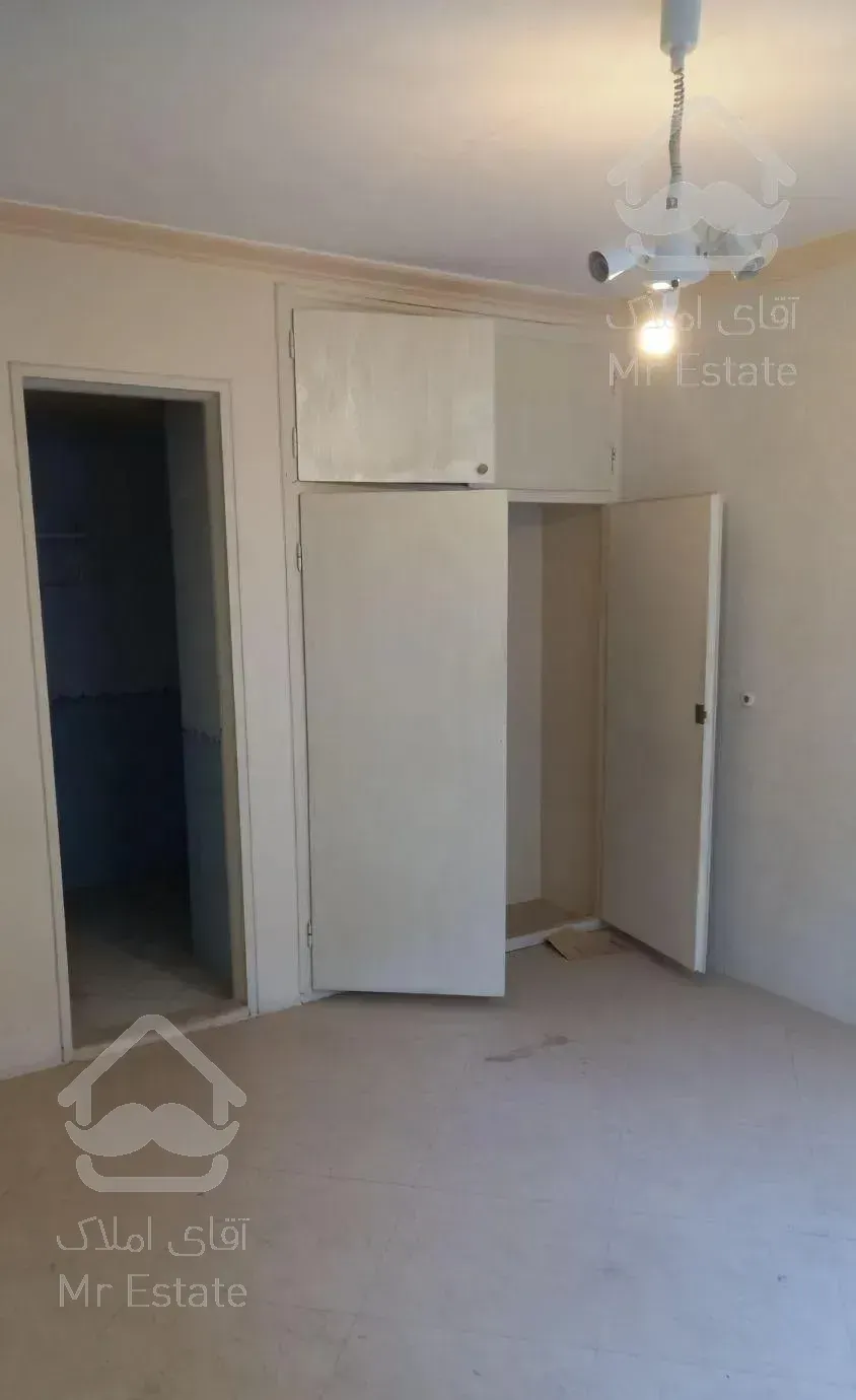 اپارتمان همکف۸۰متر۲خواب پارکینگ اسانسورپارکینگ انباری