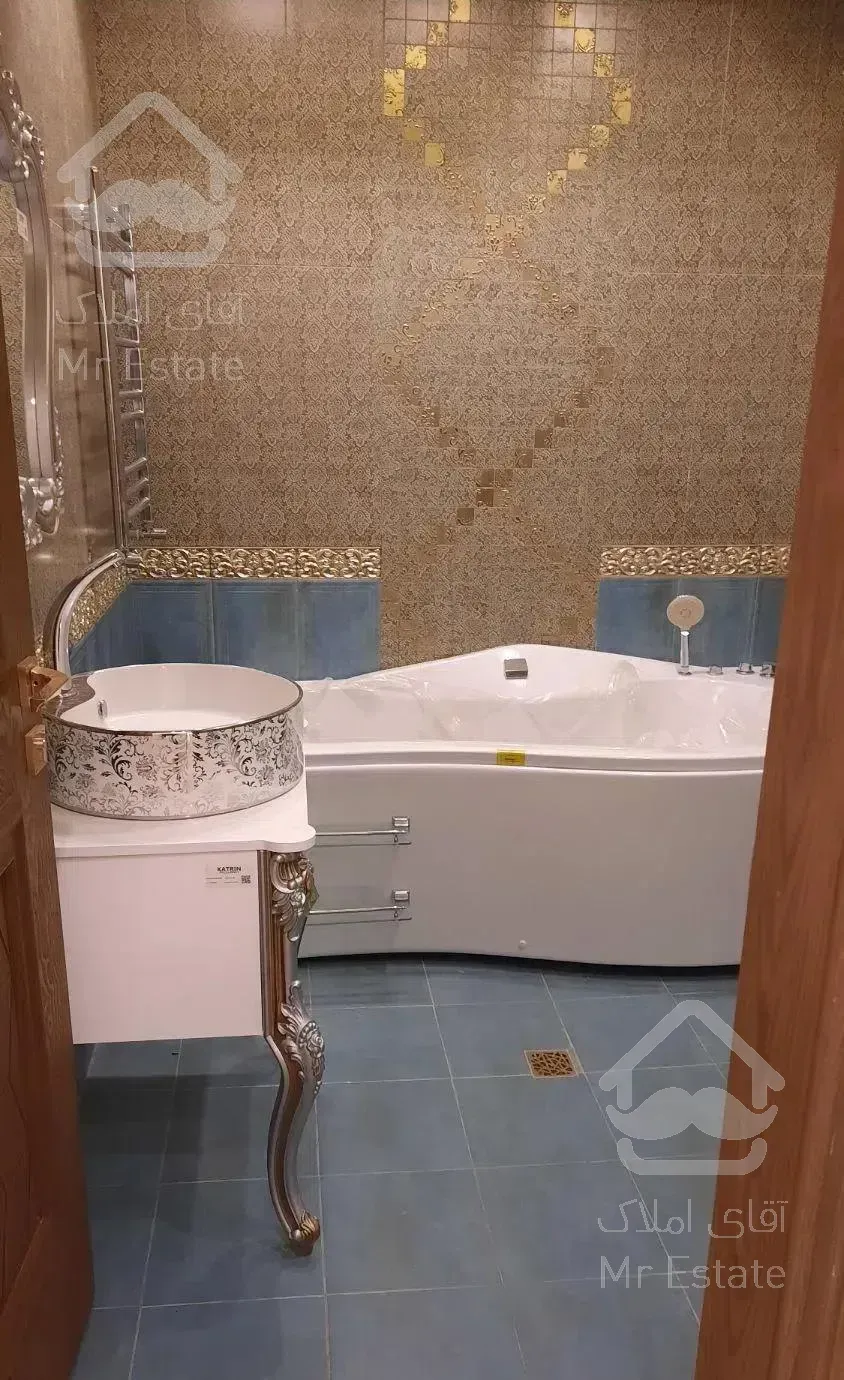 ۱۴۰ متر فلکه اول تهرانپارس