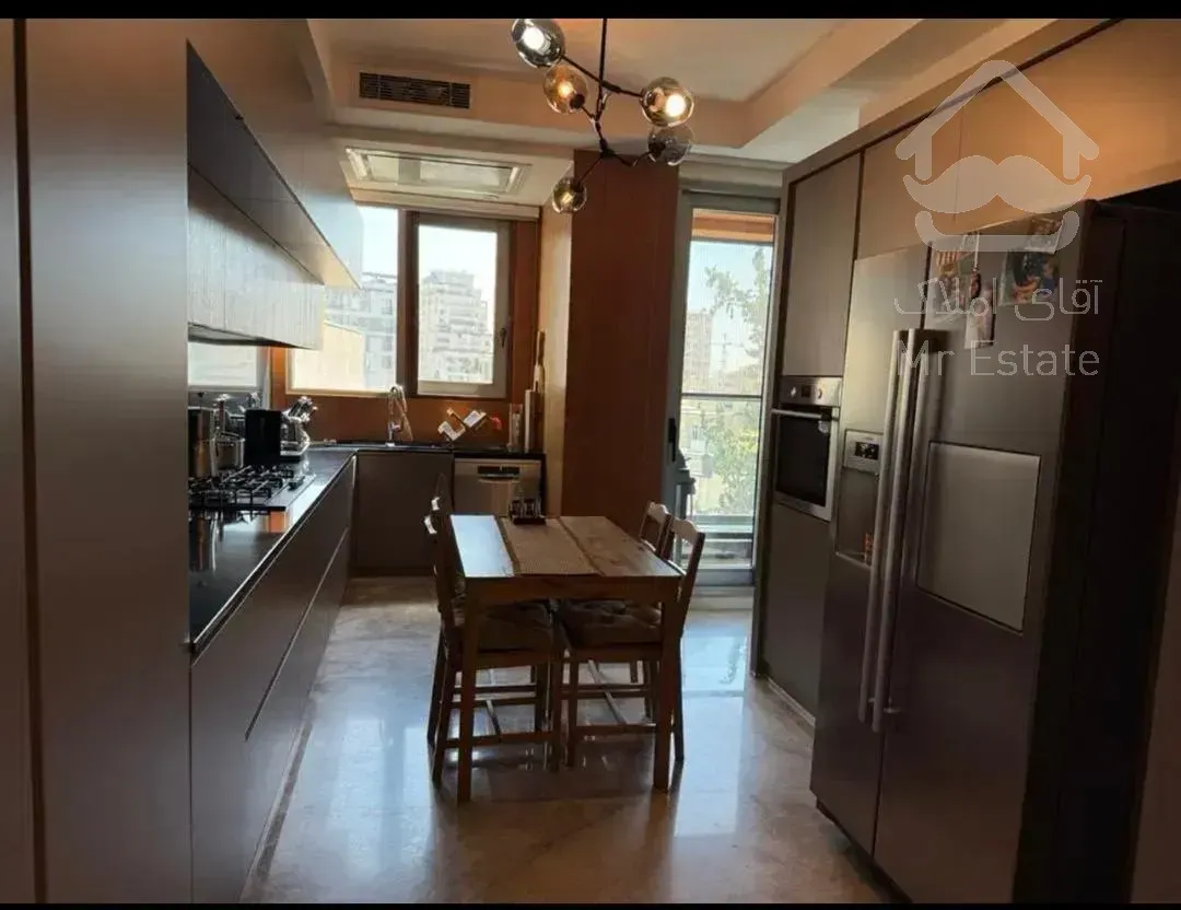 فروش اپارتمان 220 متری زعفرانیه