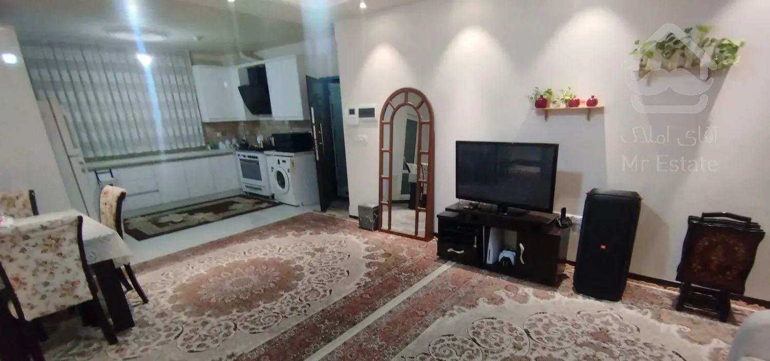 61 متر 2 خواب پارکینگ دار نزدیک مترو