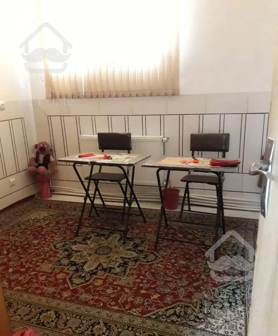 واحد ۲۴۰ متری گلستان