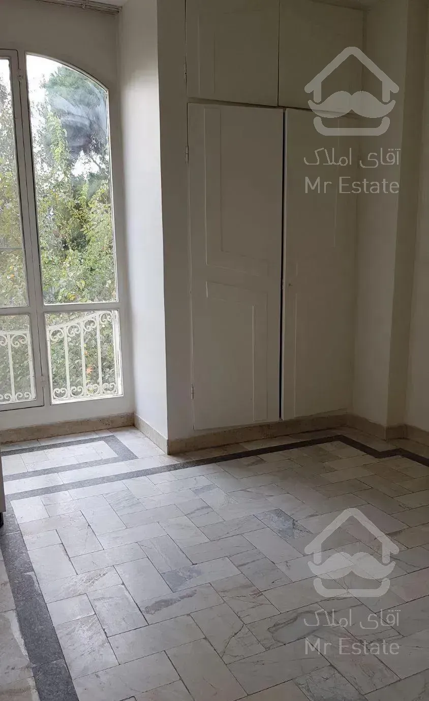 آپارتمان ۱۴۰متری ۳خوابه روبه آفتاب بالکن دار شیک