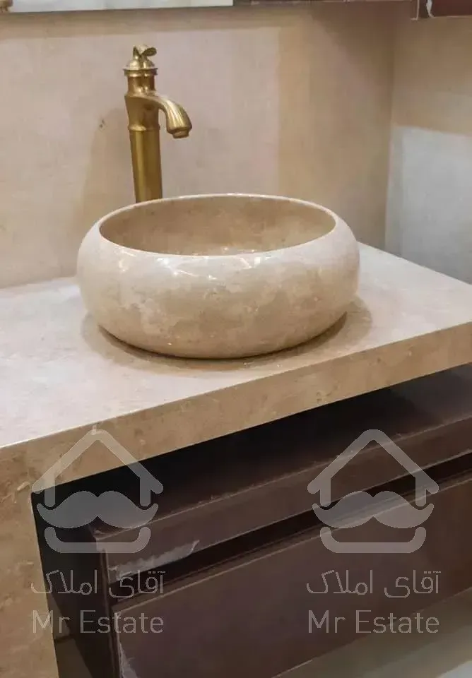 ۱۳۰متر ۲خواب/ نورگیر مستقیم جنوب