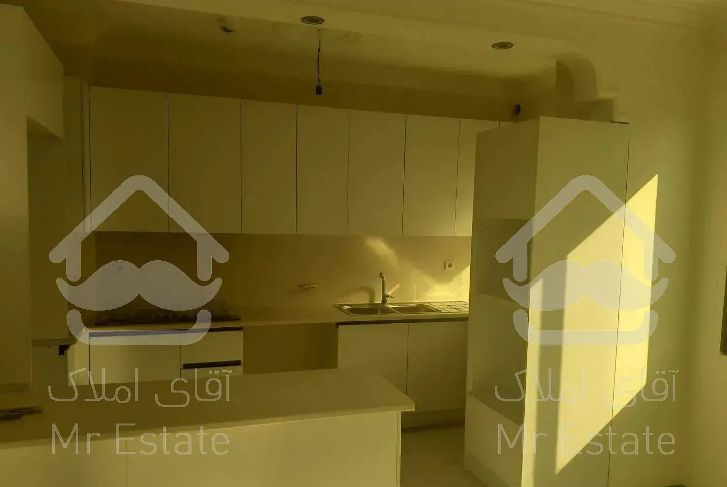 ۷۵ متر سند اداری دریاچه چیتگر