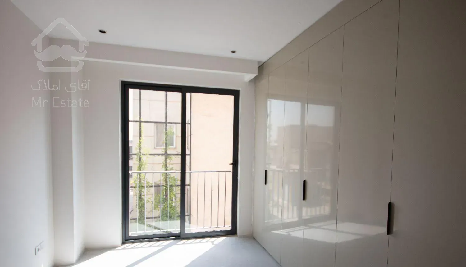 اثر هنری ۹۴ متری . تک واحدی . مناسب خاص پسندان