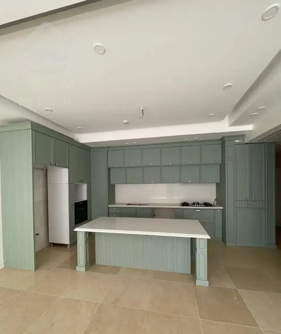 آپارتمان ۱۳۰متری ۳خواب نوساز