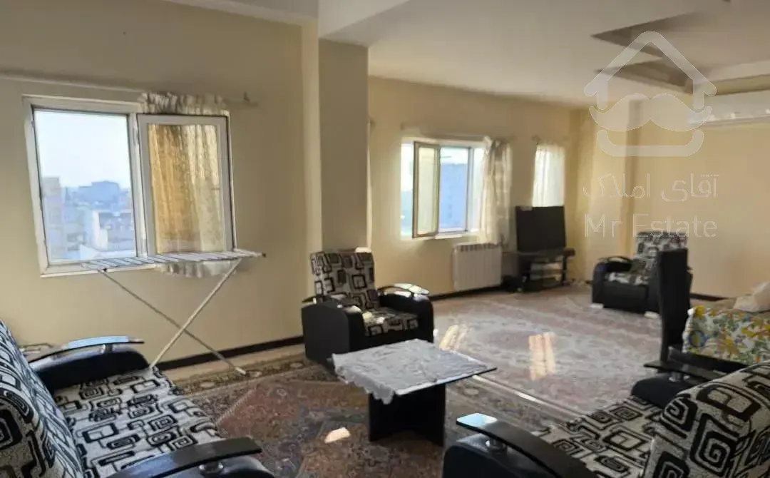 یه واحد 90 متری با فاصله نزدیک ب دریا