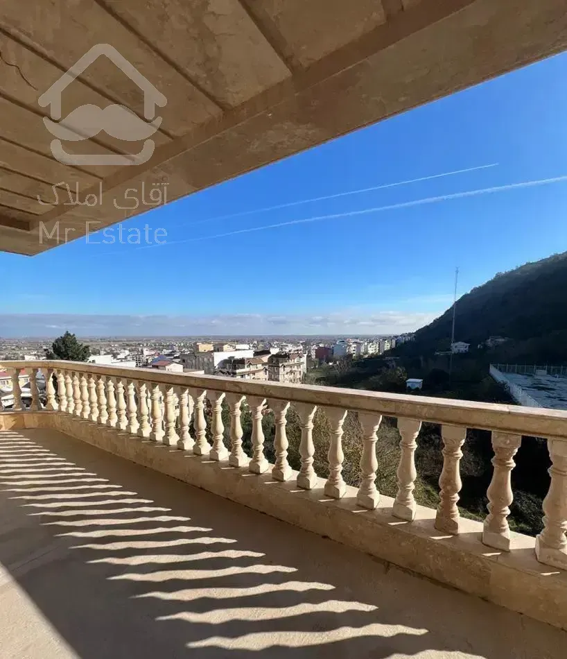 ۲۰۰متر ، تراس بزرگ ، ویو ابدی