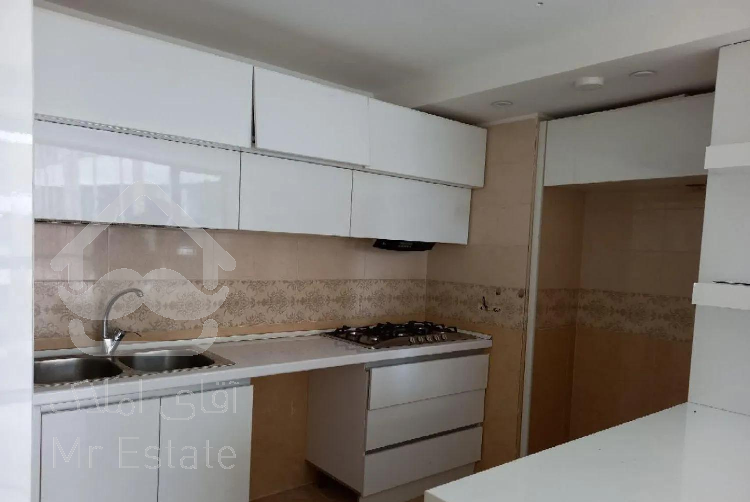 ۵۸ متر/نقلی/ سالن بزرگ/سرتاسرپرده خور