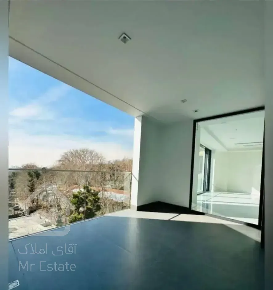 370 متر کلید نخورده / نیاوران