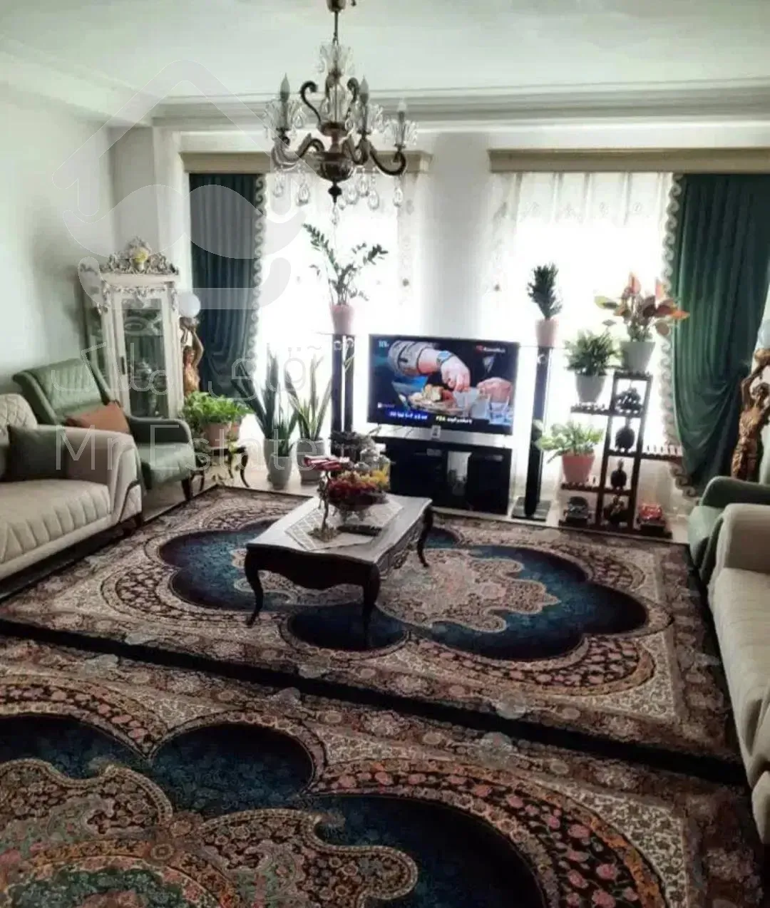 ۹۶ متری نورگیر جمهوری