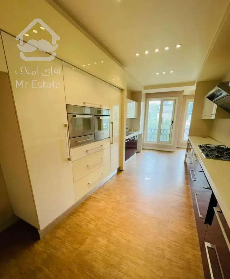 ۳۳۰متر ۳خواب ۲پارکینگ باغ فردوس *تک واحدی*