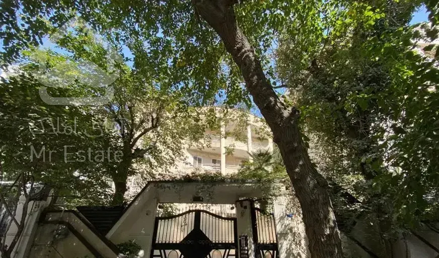 ۱۶۵ متر / آپارتمان باغ + استخر / بالاتر از پل رومی