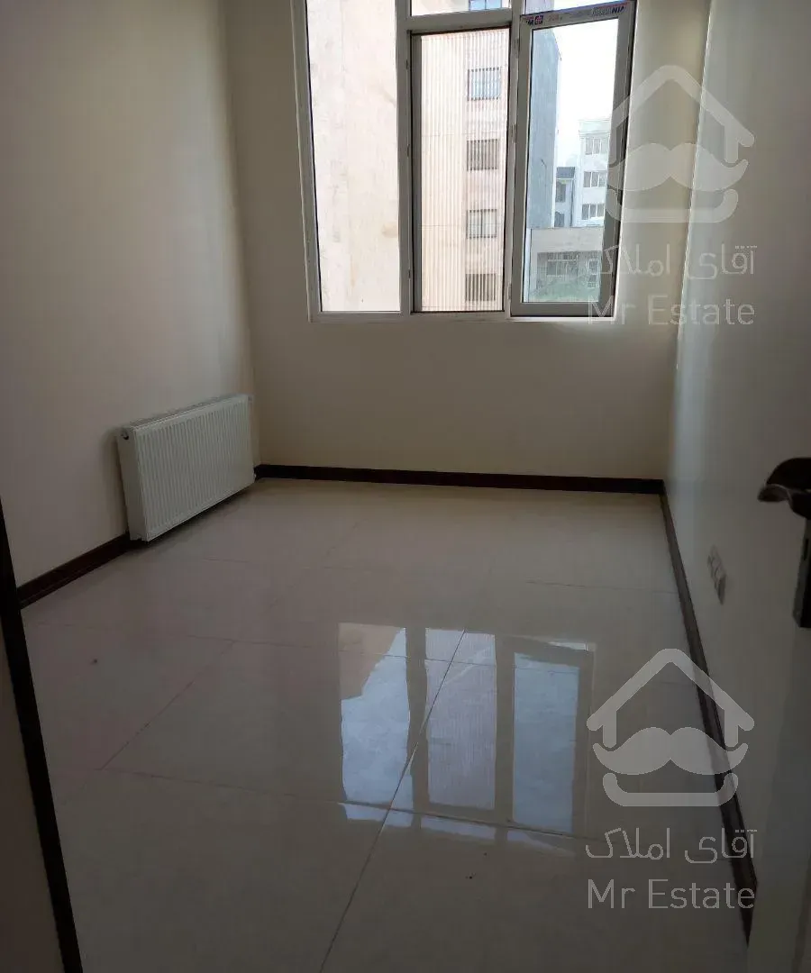 175 متر    میدان اسبی