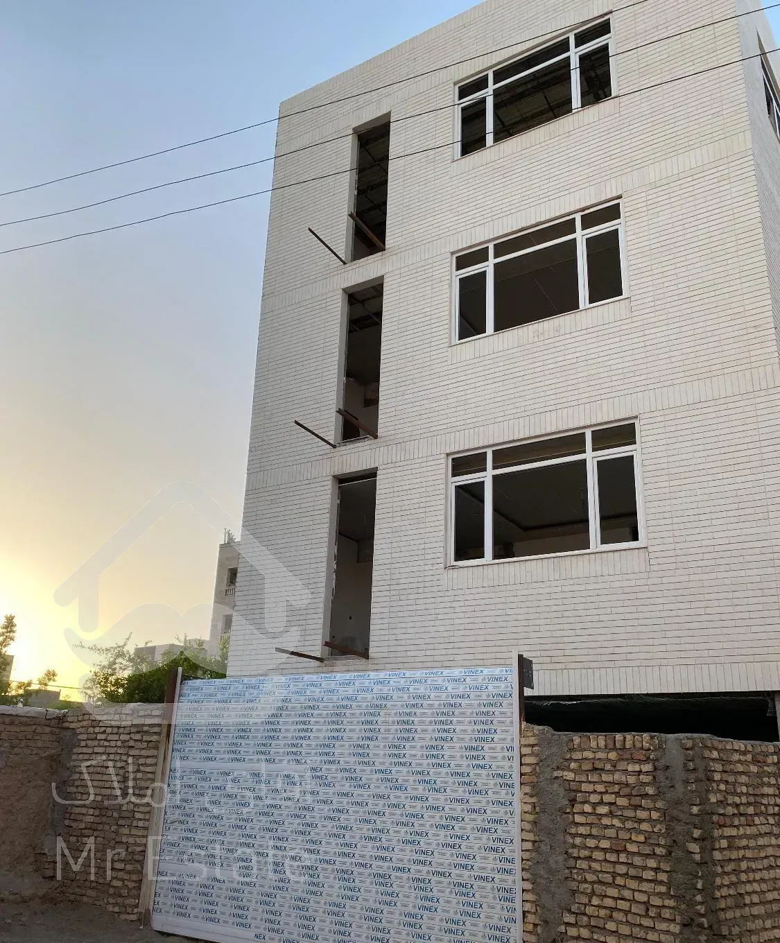 فروش آپارتمان تک واحدی  در سه طبقه