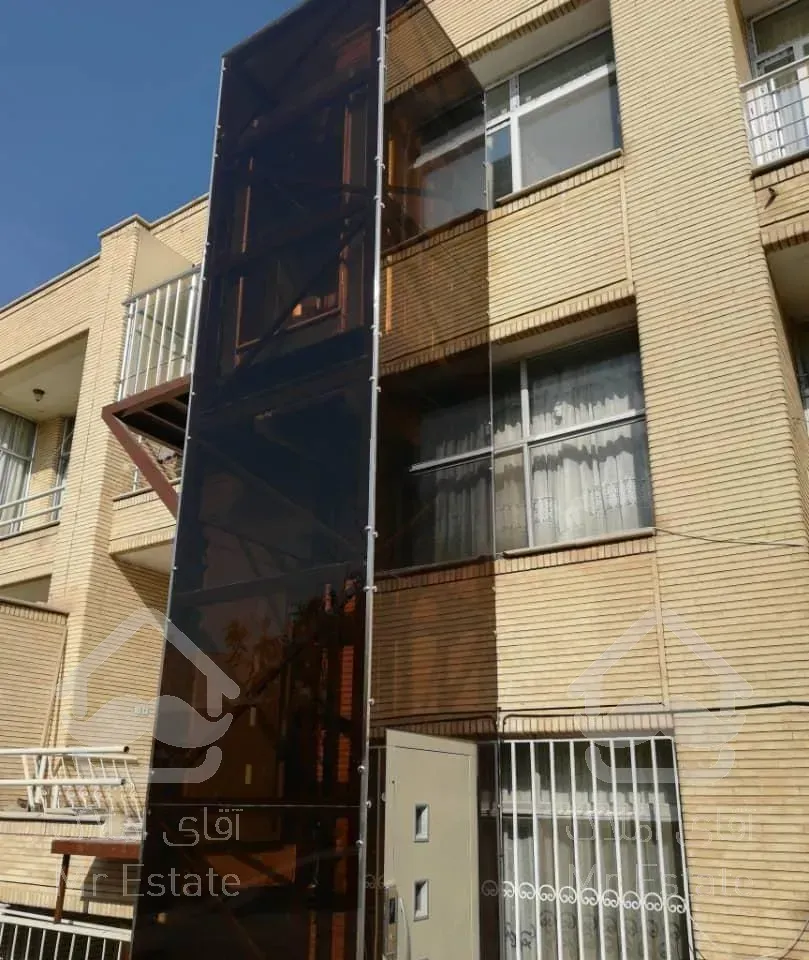 بالابر و اسانسور بین پله