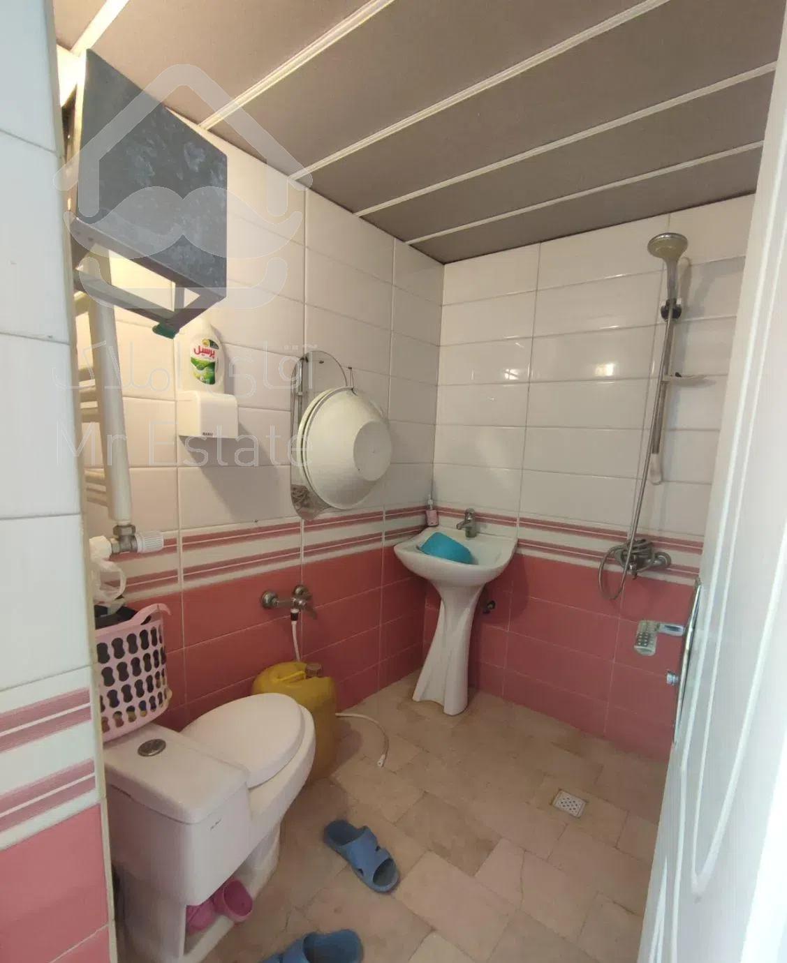 آپارتمان حیاط دار ۱۳۰ متر ۲۰ متری توحید